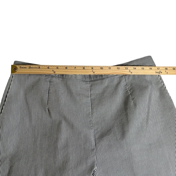 Alfred Dunner Seersucker Striped Pull On Pants 16W Gray White Cropped Coastal - Picture 10 of 13